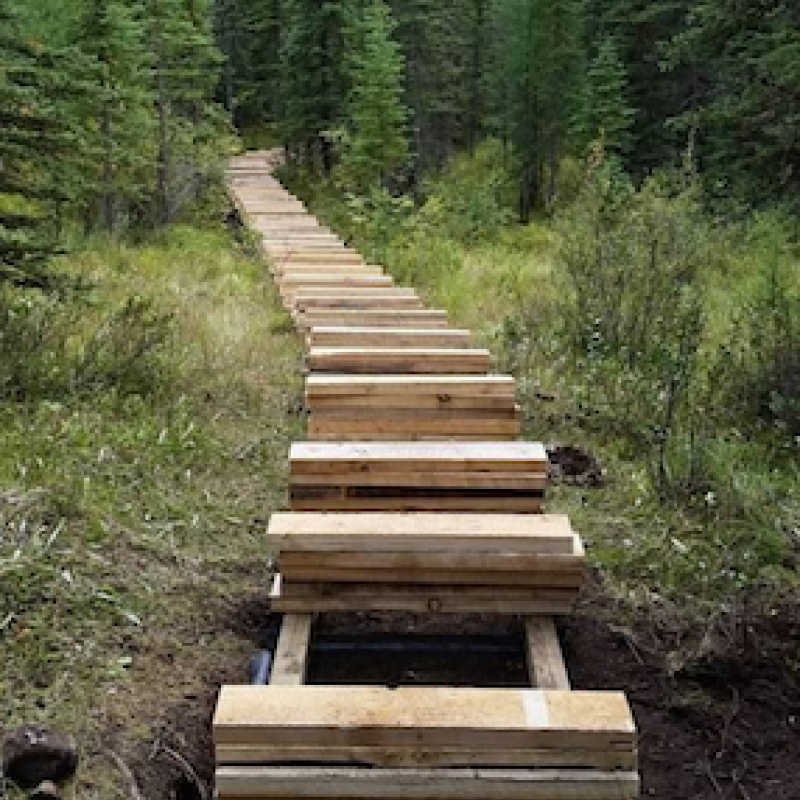 Footer stringer slats Shot copy 640x480